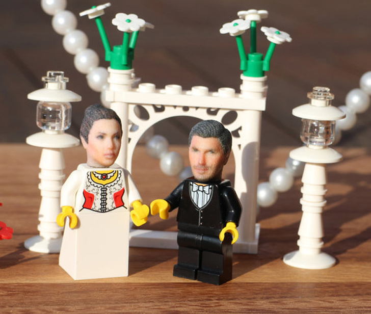 funky 3D faces 3D printed head on lego bride and groom