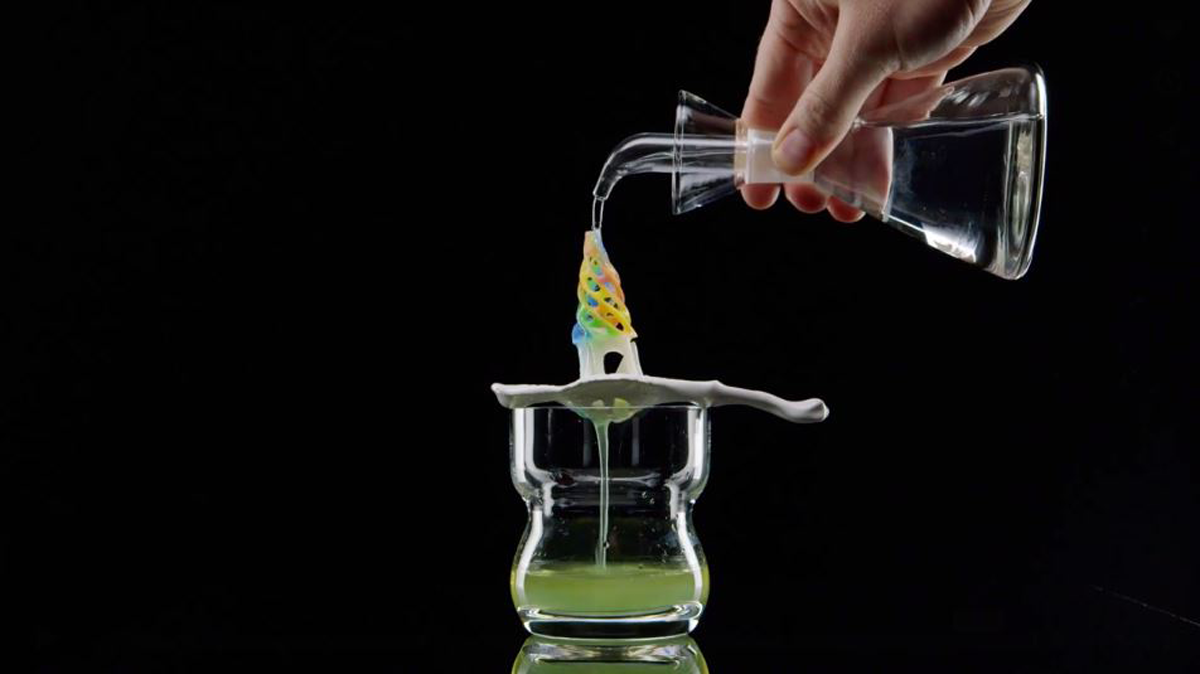 3d printed sugar sculpture with absinthe drink for modernist meal