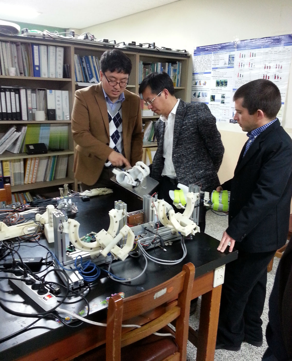 Dong Eui Lab visit