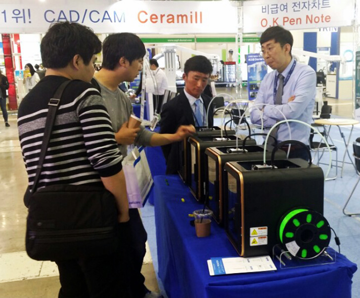 Moment 3D printers at SIDEX 2015 in Korea