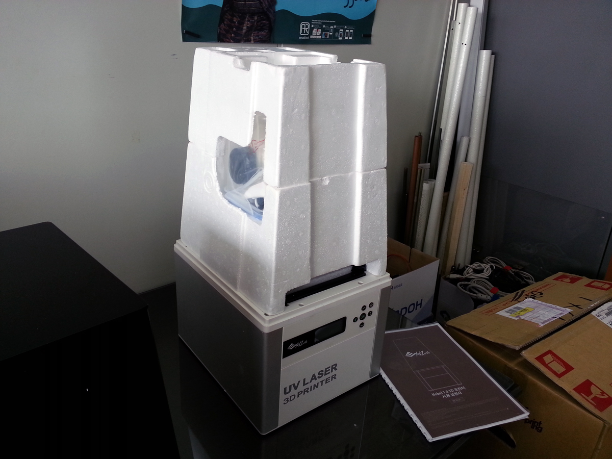 XYZprinting noble 1.0 sla 3D printer review by 3D printing industry unpacked