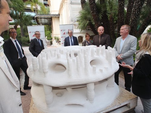 Monaco le 19/10/2015 - Fabrication d'un recif artificiel de 200 kg cree avec une imprimante 3D dans les jardins de la Fondation Albert II, Rue de Suisse - Papier : C.Verany