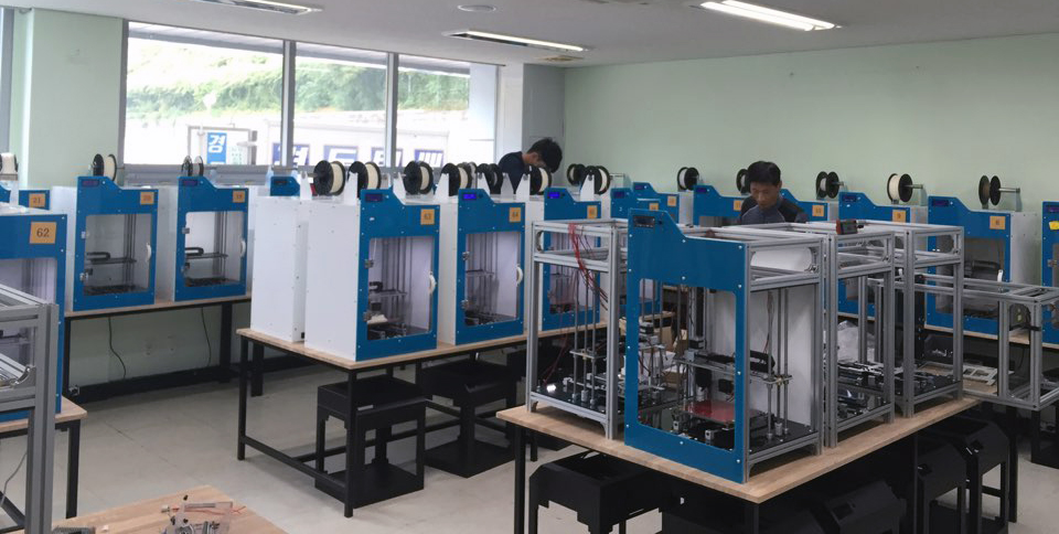 One of 3D LeeJo Korean 3D Printing company production rooms