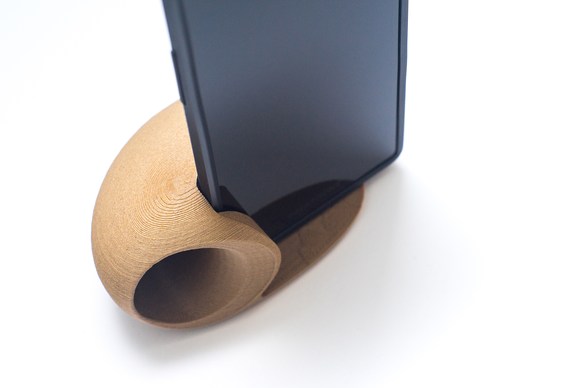 3D printed woodfill amplifier from 3D hubs for modular smartphone Fairphone 2