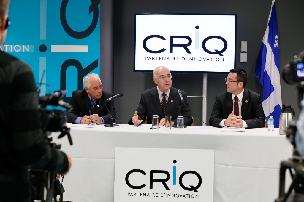 Denis Hardy, of CRIQ, meets dignitaries to discuss 3D printing