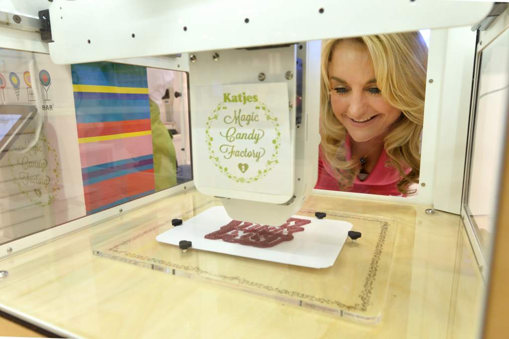 "NEW YORK, NY - MAY 19: Melissa Snover attends Dylan's Candy Bar exclusively launches first 3D printed candy in the U.S. with Katjes Magic Candy Factory on May 19, 2016 in New York, New York. (Photo by Andrew Toth/Getty Images for Dylan's Candy Bar)"