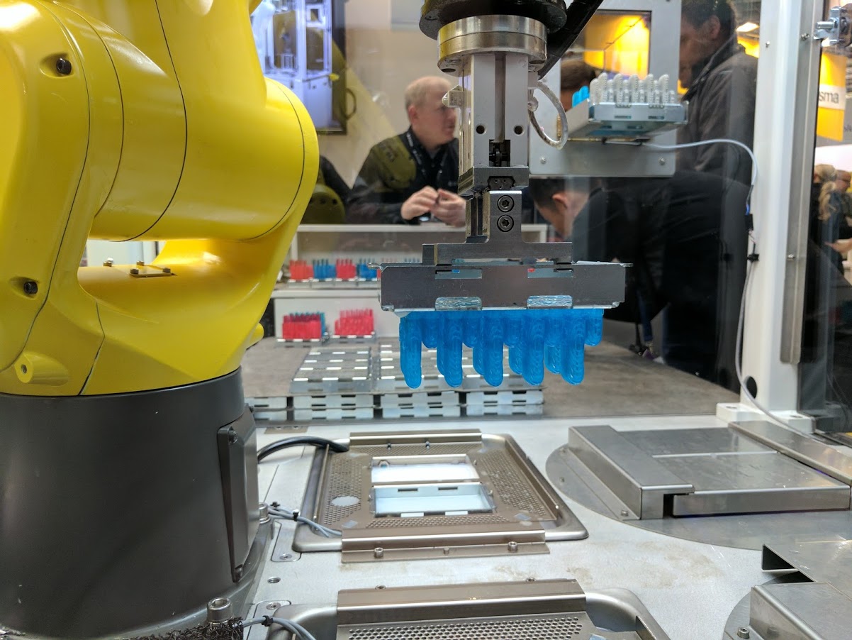 Figure 4 in action at Formnext. Image by Michael Petch.