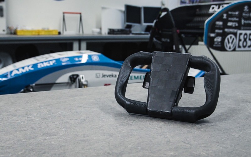 The 3D printed steering wheel. Image via 3D Hubs.