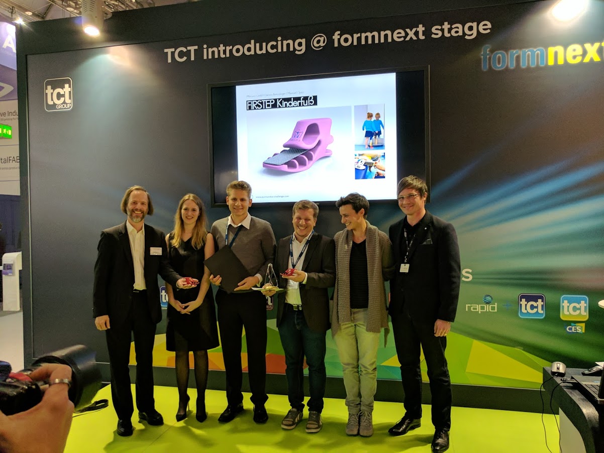 Mecuris receiving the Purmundus award at Formnext 2016. Photo by Micheal Petch. 