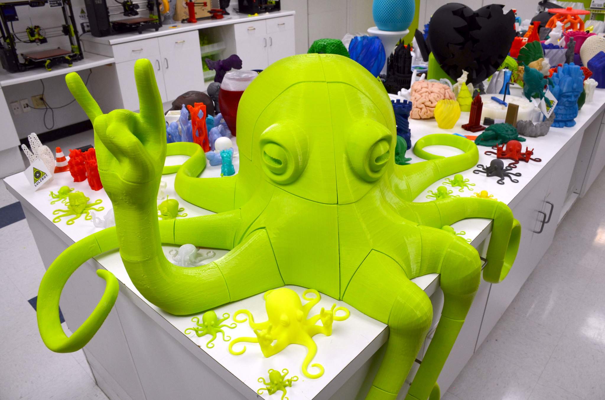 300 hour Rocktopus print made with Lulzbot MOARstruder tool on display at CES 2017.