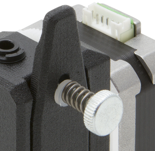 The thumbscrew tensioner and quick release lever. Image via Bondtech. 