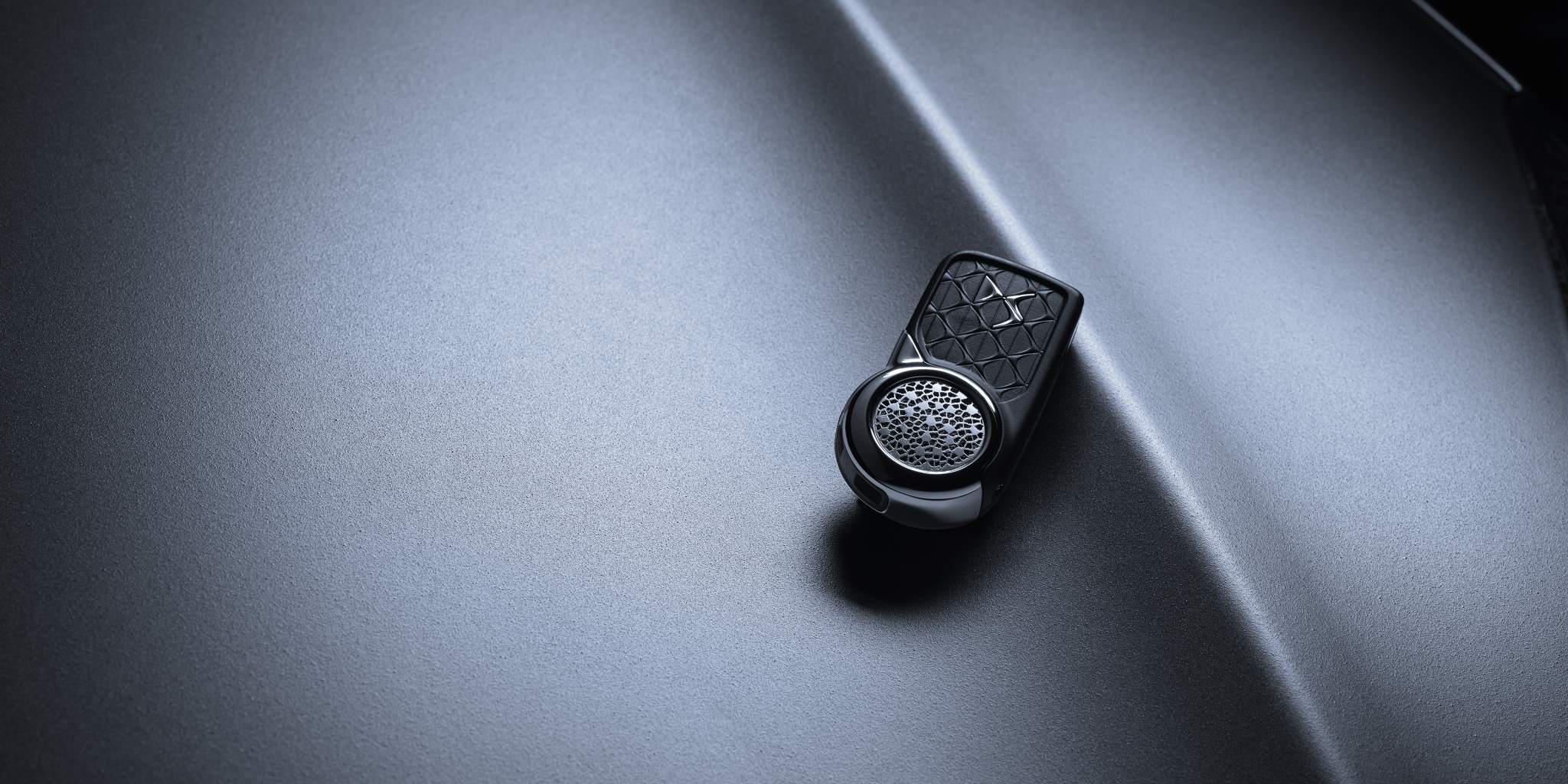 The titanium 3D printed part embedded in the ignition key of the DS 3 Dark Side. Image via DS Automobiles. 