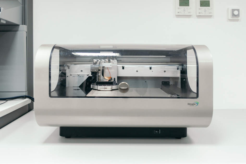An unmodified Dimatix Materials Printer DMP-2850.