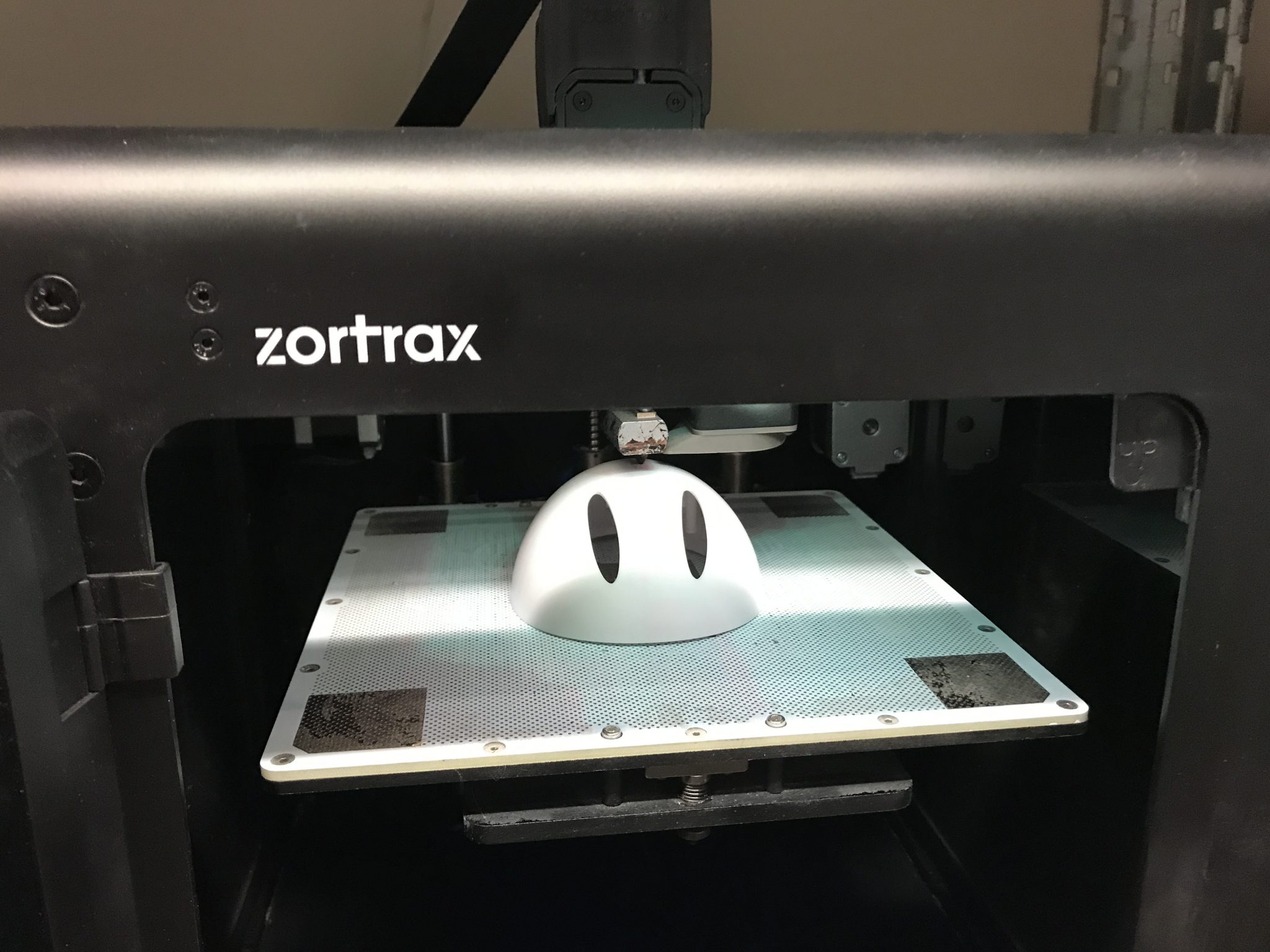 The head of the Photon robot printing on a Zortrax M200. Photo via Zortrax.