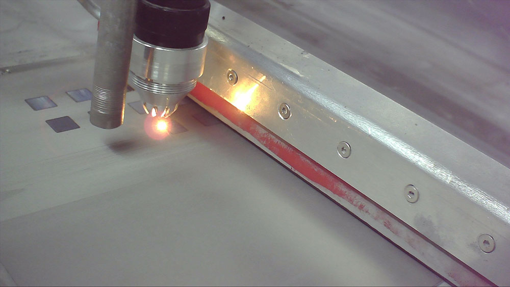 The laser inside the Aurora Labs S-Titanium Pro 3D printer. Photo via Aurora Labs.
