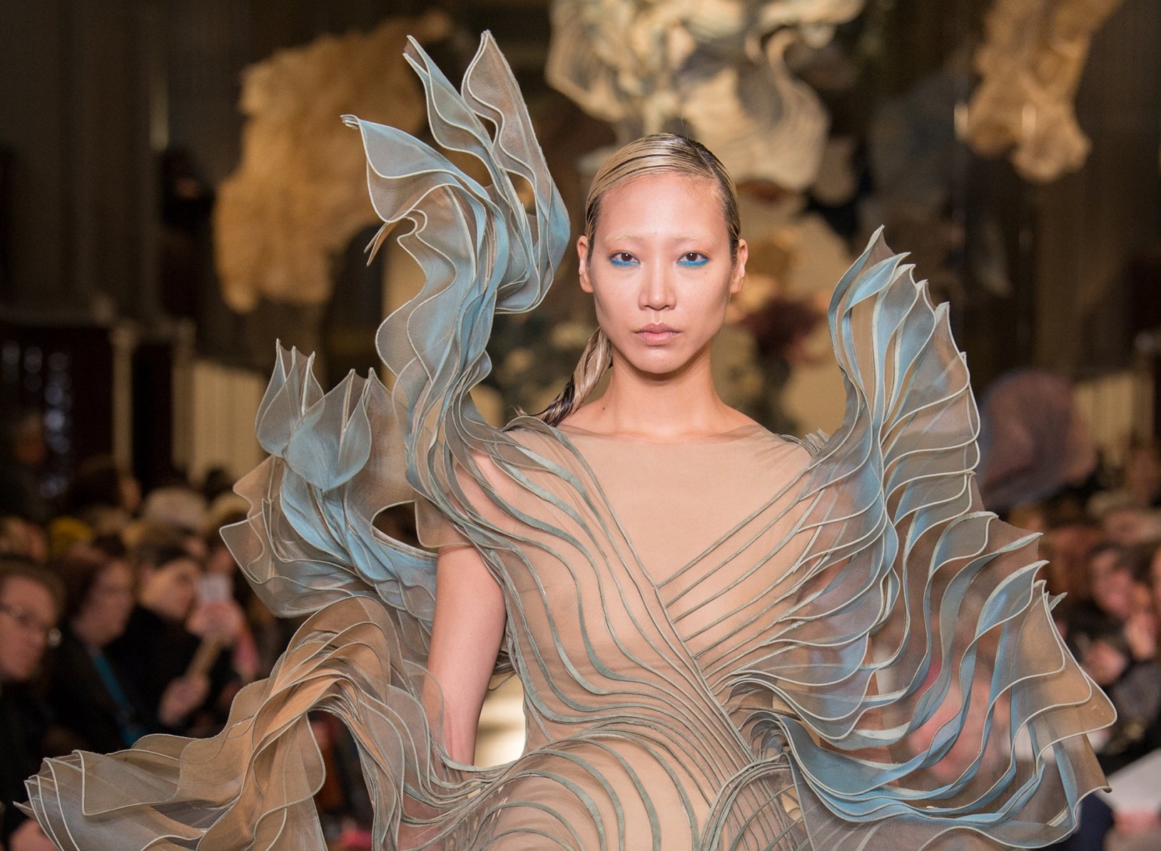 tempo Sikker reservation Iris Van Herpen's couture 3D printing stars in Paris Fashion Week 2018 - 3D  Printing Industry