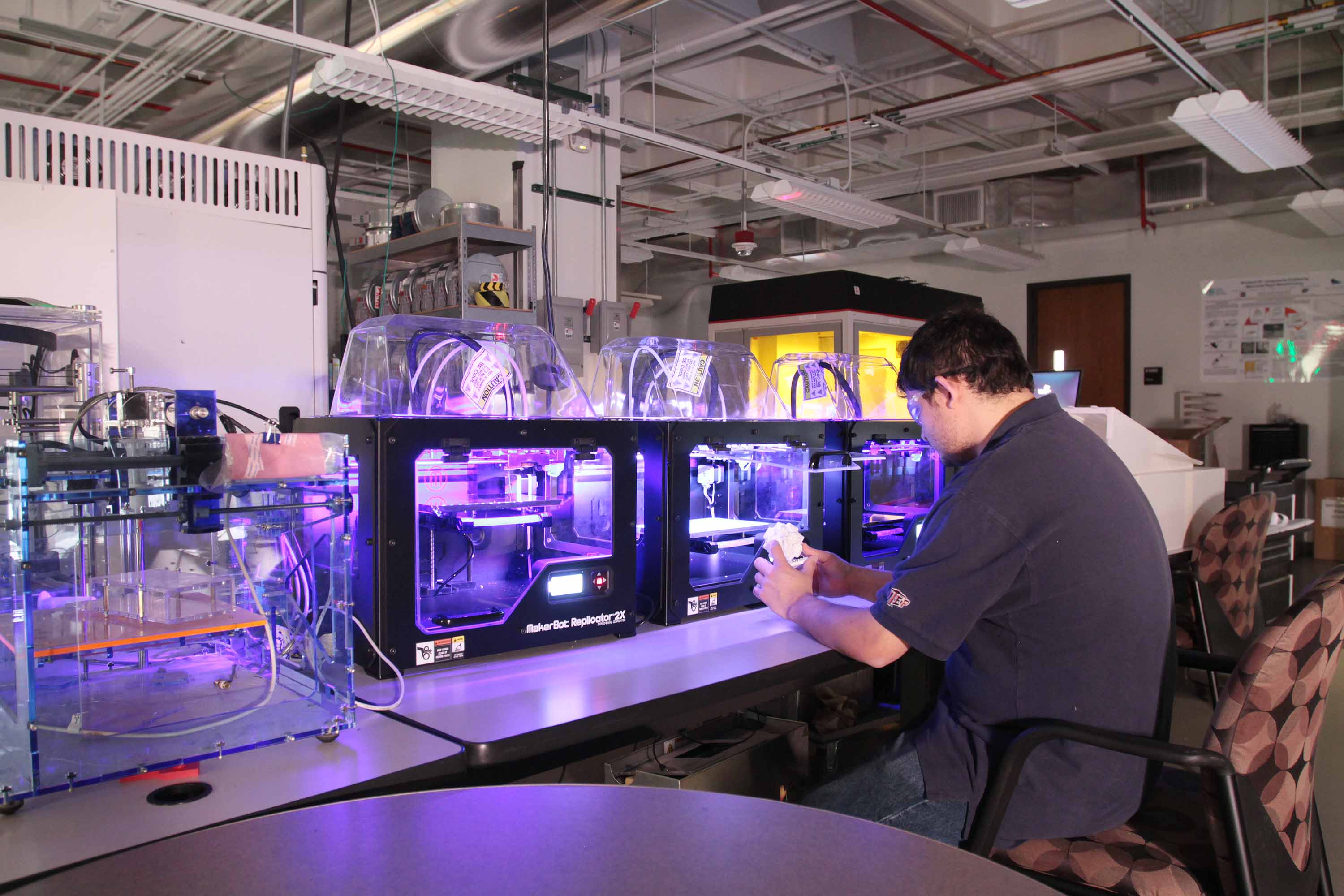 The desktop 3D printer farm at UTEP Keck Center. Photo via UTEP/Keck