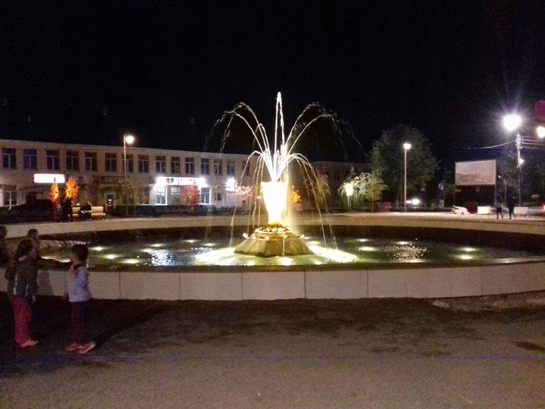 The 3D printed Sheaf fountain in the Russian city of Palekh. Photo via SPETSVIA.