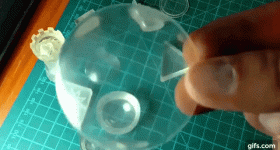 Magnifying lens made on a FFF 3D printer. Clip via Tomer Glick on YouTube
