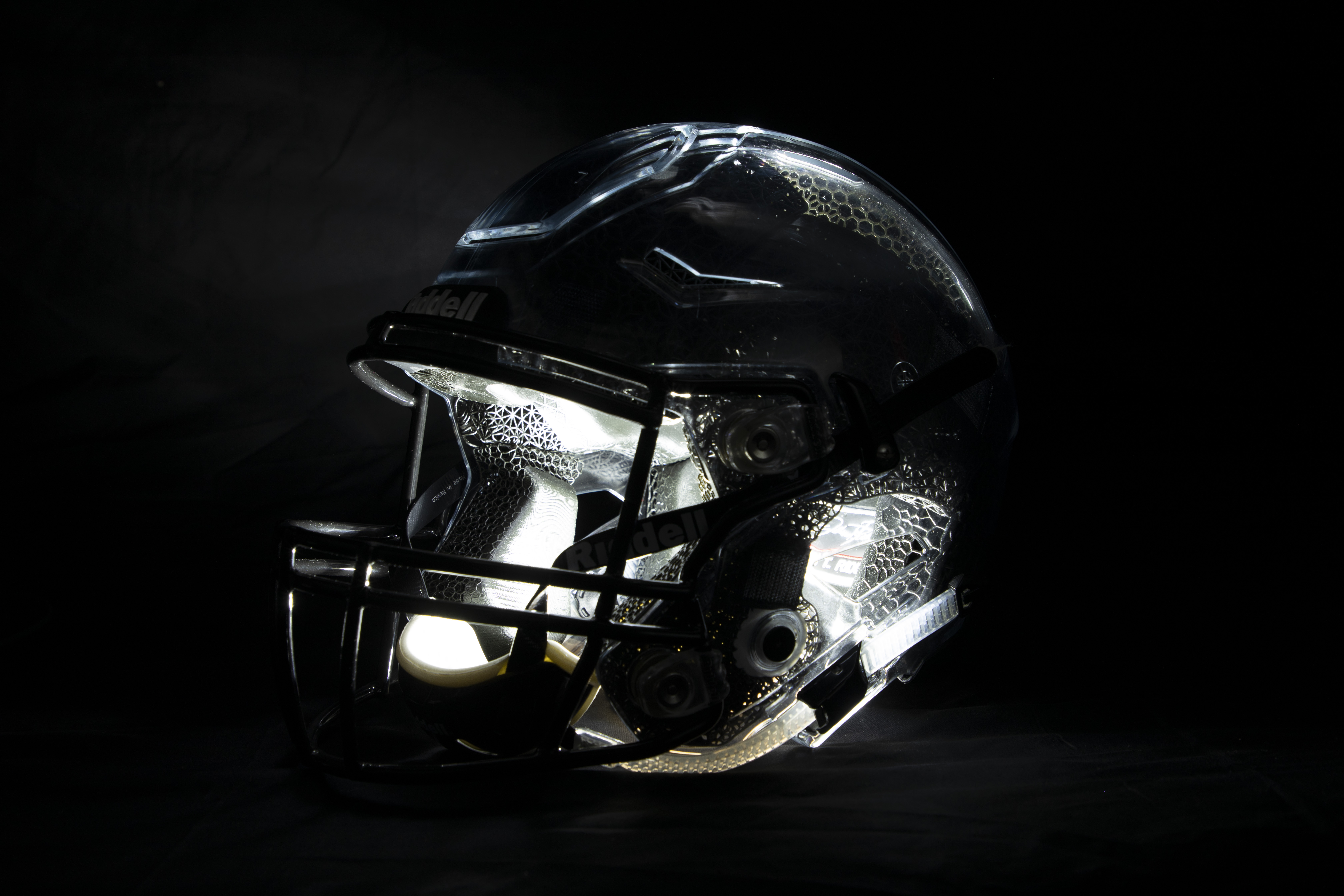 The Riddell SpeedFlex Precision Diamond helmet lining with back-lit Precision-Fit lining. Image via Carbon