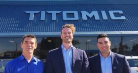 Jeff Lang (left), Nathan Kalisch, Founder of TAUV (centre) with Titomic Sales Manager Elias Baini (right). Image via Titomic.