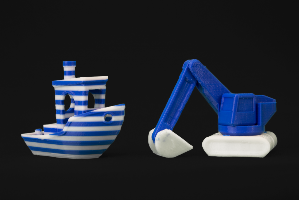 The 3D printed benchy and digger