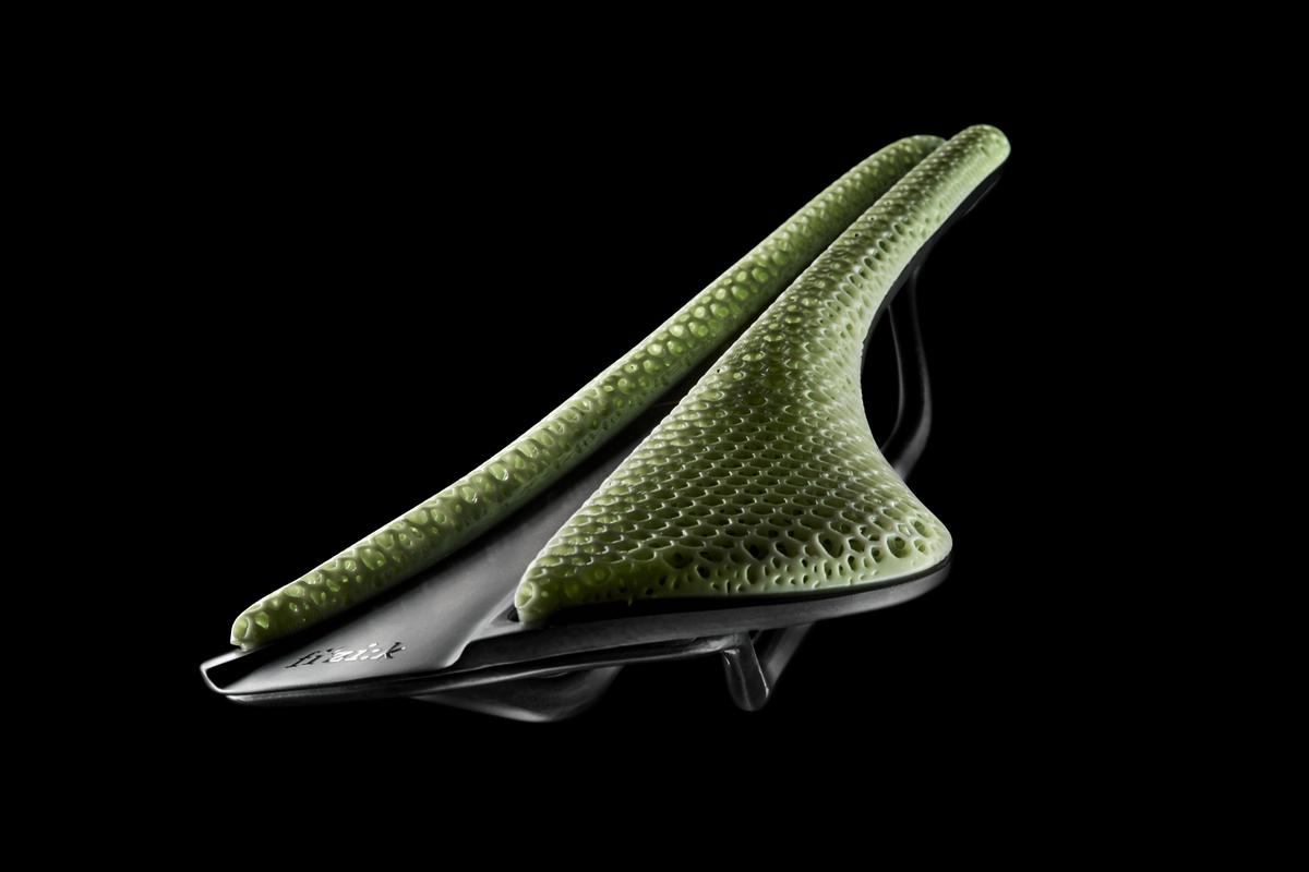 Fizik's 'Adaptive' 3D printed bike saddle. Photo via Carbon.