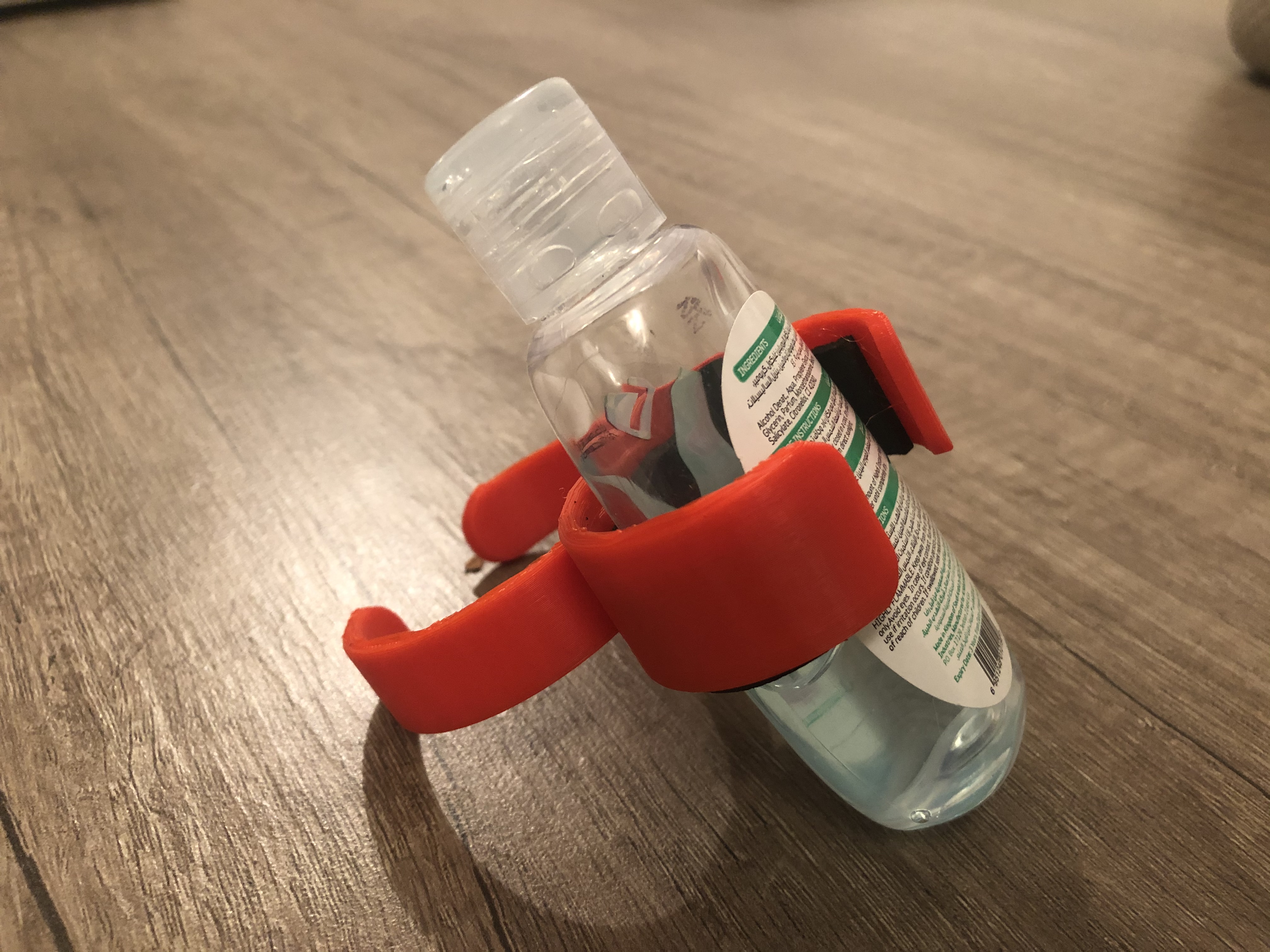 3D printed hand sanitizer clasp. Photo via Moath Abuaysha.
