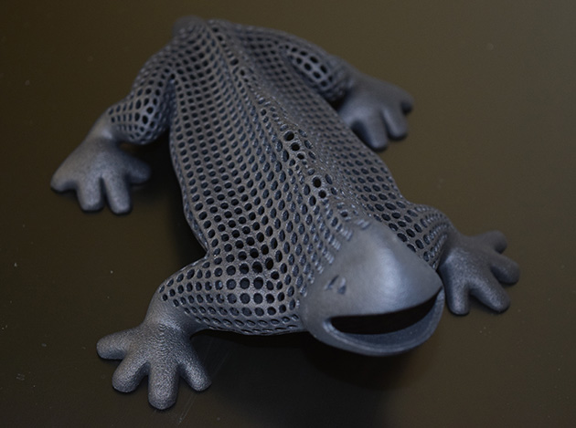 A lizard 3D printed in MJF, one of ProtoCAM's projects. Photo via ProtoCAM.