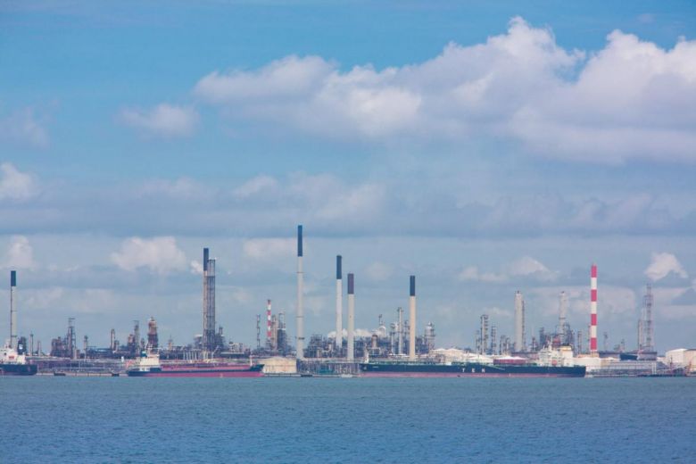The whole Island is a dedicated energy hub with the capacity to produce 500,000 barrels a day. Photo via Shell Singapore.