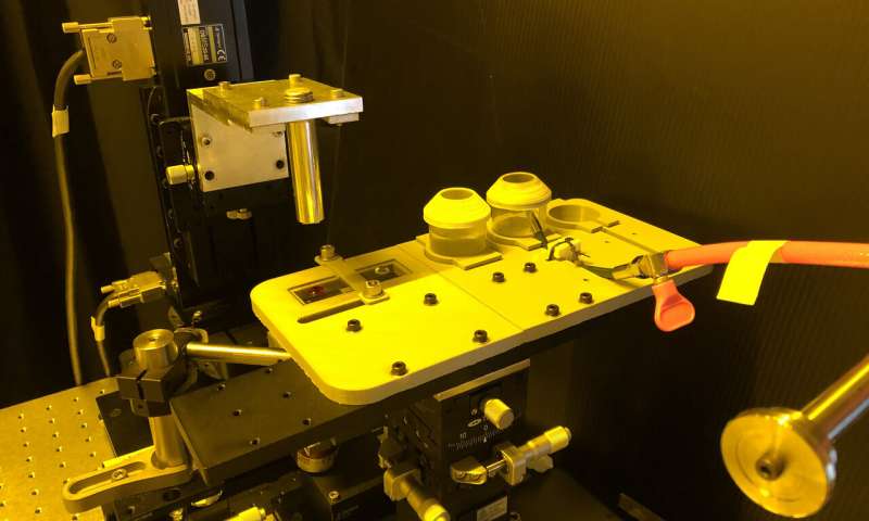 The Yokohama researchers developed a setup (pictured) that prevented cross-contamination while the materials were switched. Photo via YNU.