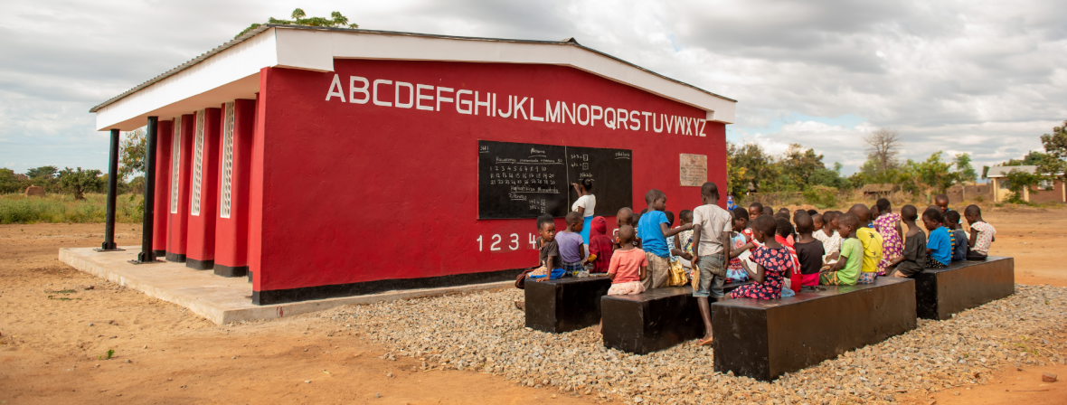 The 3D printed school offers a total of 56 meters squared. Photo via Bennie Khanyizira.
