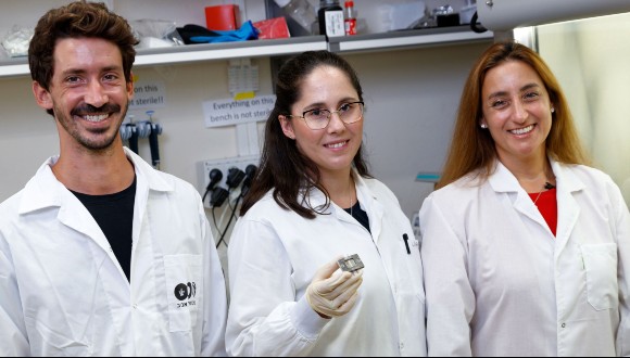 The research team from left: Eilam Yeini, Lena Neufeld and Prof. Satchi-Fainaro. Photo viaTel Aviv University.