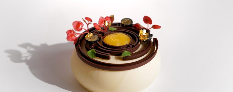 3D printed chocolate "labyrinth cake". Photo via byFlow.
