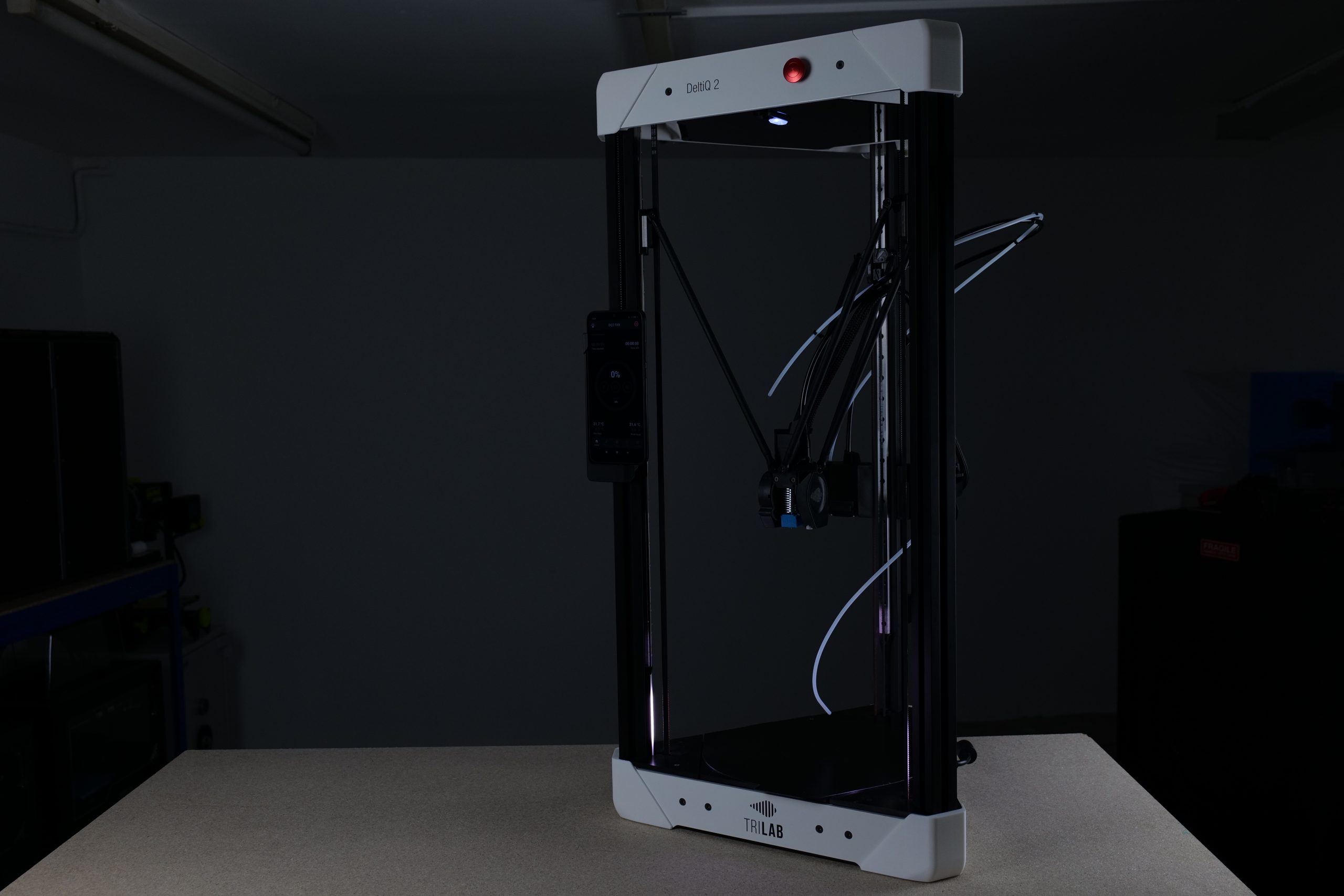 The DeltiQ 2 build platform. Photos by 3D Printing Industry.