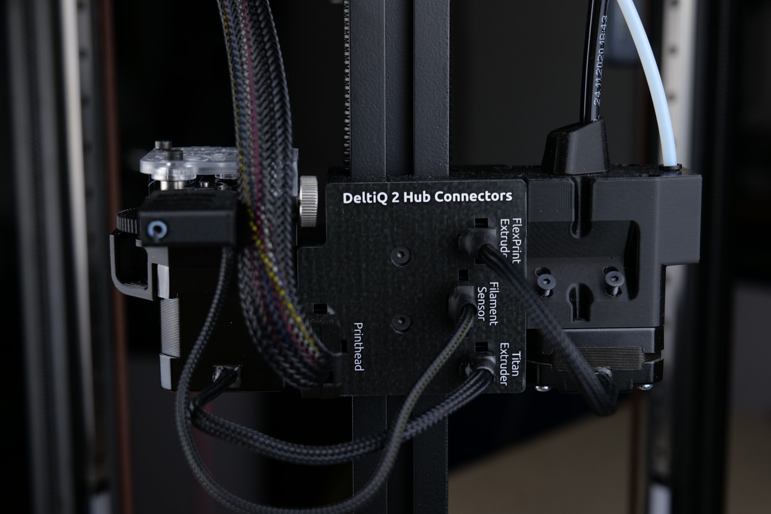 The DeltiQ’s Bowden and direct-drive extruders. Photos by 3D Printing Industry.