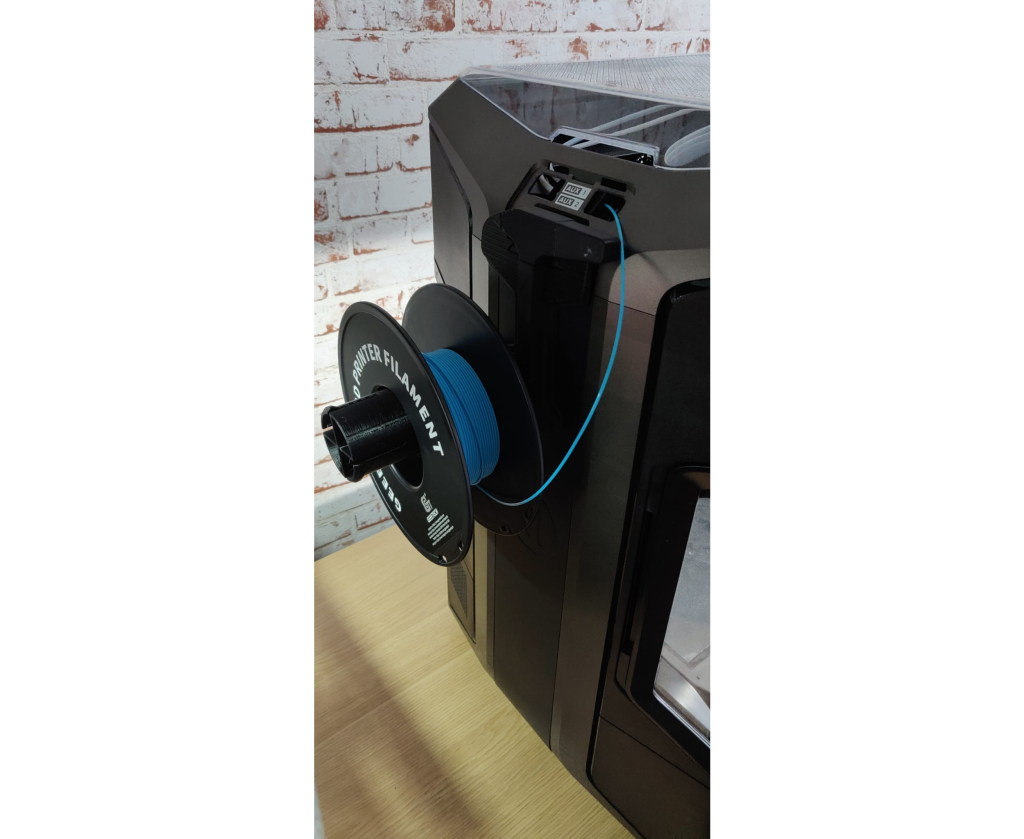 3D printed spool holder for the METHOD X. Photos by 3D Printing Industry.