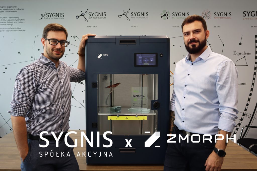 Andrzej Burgs (left) and Grzegorz Kaszyński from Sygnis SA Management Board. Photo via Sygnis SA.