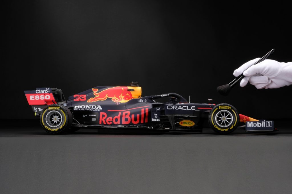 Amalgam Collection's replica of Max Verstappen's 2021 Formula 1 car. Photo via Amalgam Collection. 