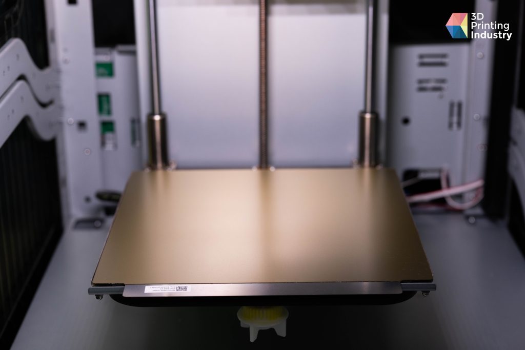 Build plate and printhead of the da Vinci Pro EVO. Photos by 3D Printing Industry.