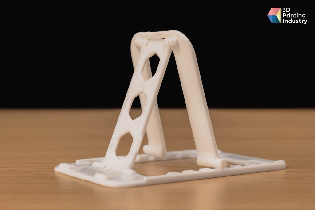 PC phone holder model. Photos by 3D Printing Industry.