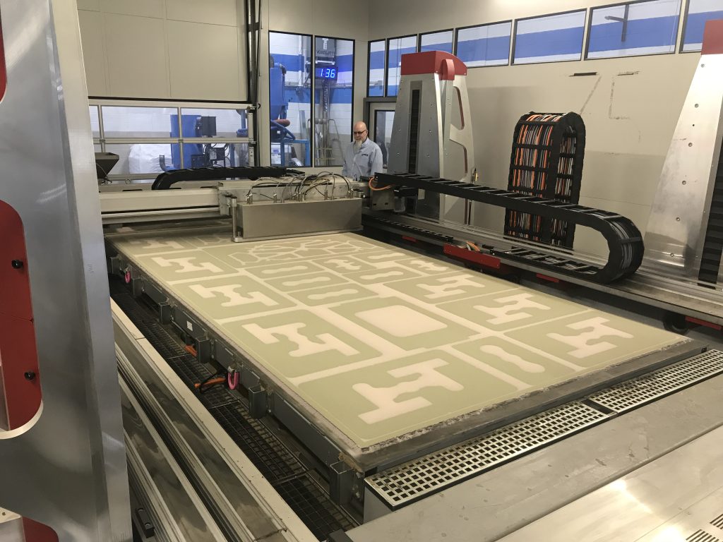 Build space of the VX4000 during the printing process. Image via TEI.