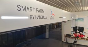 The Handddle PNI3D Smart Farm. Photo via Handddle