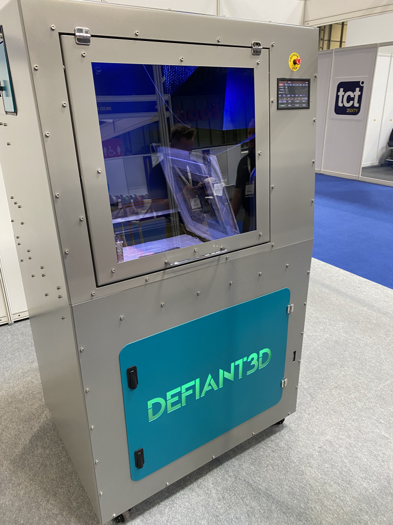 چاپگر سه بعدی فلزی Defiant200 در TCT3Sixty 2023. عکس توسط صنعت چاپ سه بعدی