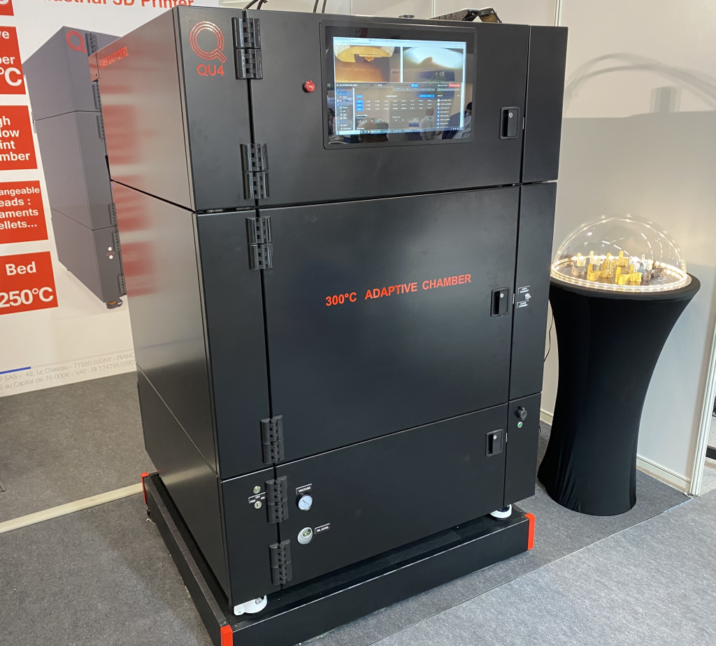 The new Qu4-HT 3D printer from Qualup at Formnext 2023. Photo by 3D Printing Industry.