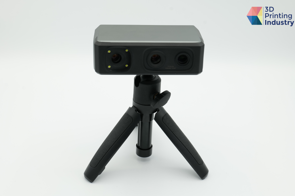 The 3DMakerpo Seal 3D scanner with optional tripod. Photo by 3D Printing Industry.