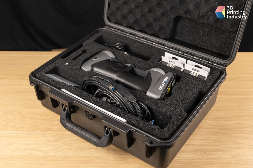 The 3D scanner’s case, kit contents and turntable. Photos by 3D Printing Industry