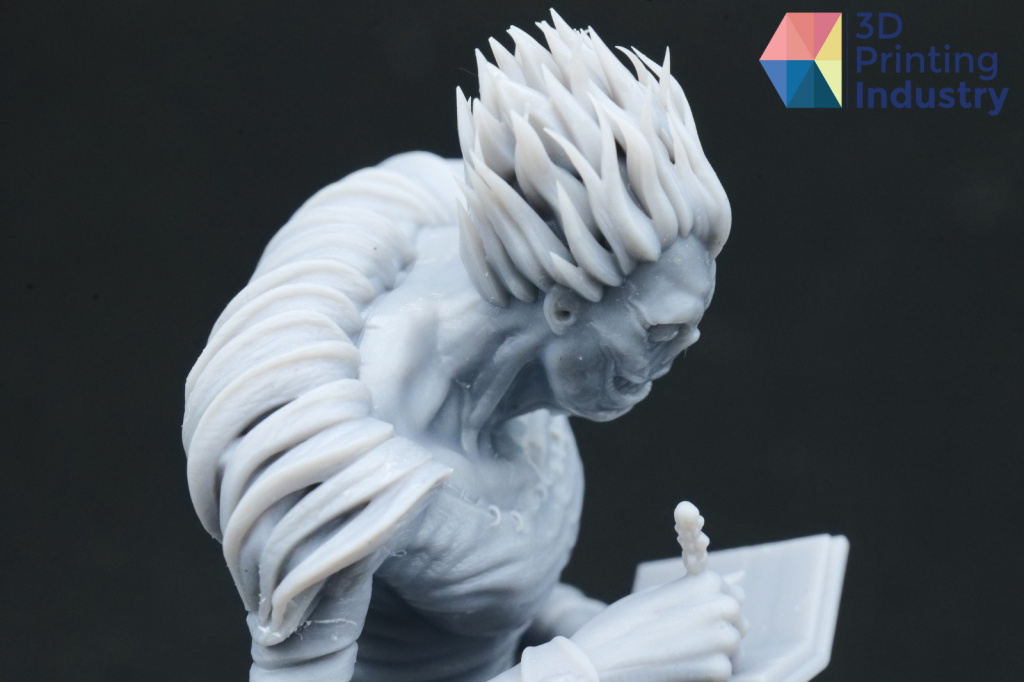 UltraCraft Reflex 3D printed miniature models and the protective shell. Photos by 3D Printing Industry