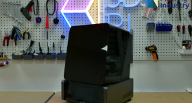 The HeyGears Ultracraft Reflex resin 3D printer. Photo by 3D Printing Industry.