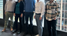 From left to right: Max Siebert and Henrike Wonneberger from Replique, Oliver Kaul from STS Ventures, Sven Krüger from chameleon GmbH and Niklas Boehlke from STS Ventures. Photo via Replique.